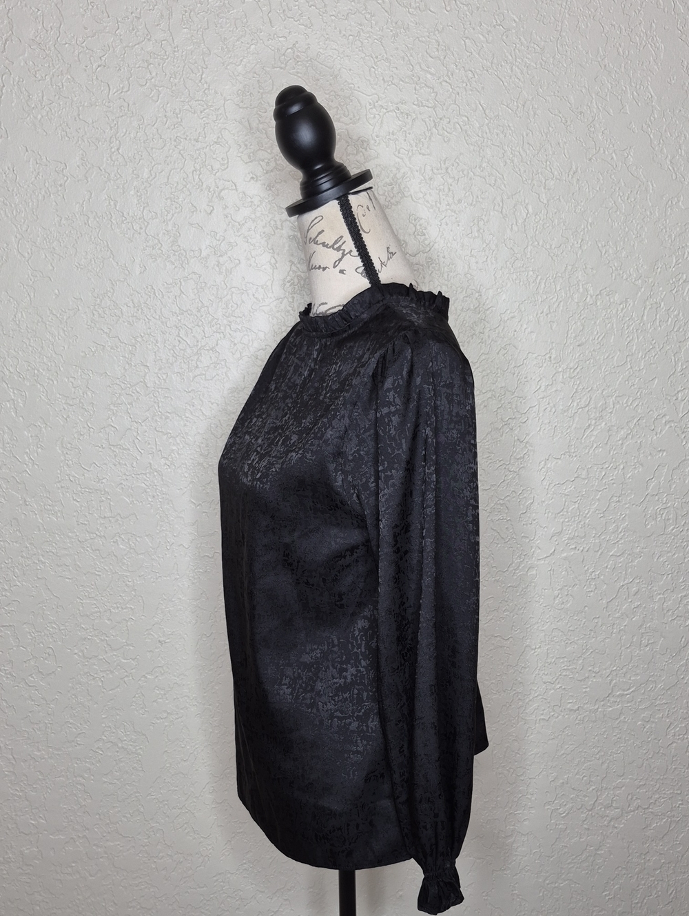 Black Crinkle Print Long Sleeve Top - Picture 2 of 8